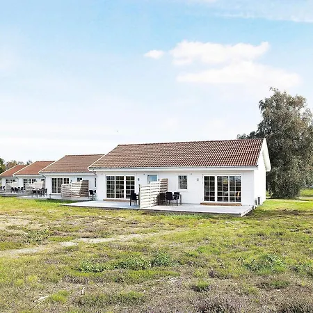 Elegant Island Hideaway In Semesterbostad